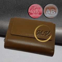 Dámská kožená peněženka Ricardo Ramos s ražbou monogramu | Camel | Dárková krabička