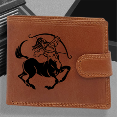 Personalizovaná kožená peněženka s tvým jménem nebo monogramem a motivem znamení zvěrokruhu | Střelec-(23. 11. – 21. 12.)