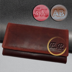 Dámská kožená peněženka s ražbou monogramu | vínová | Dárková krabička