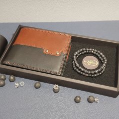 Stylový pánský set s peněženkou z pravé kůže a dvěma náramky s přírodními minerály (setPN-PIERO2)